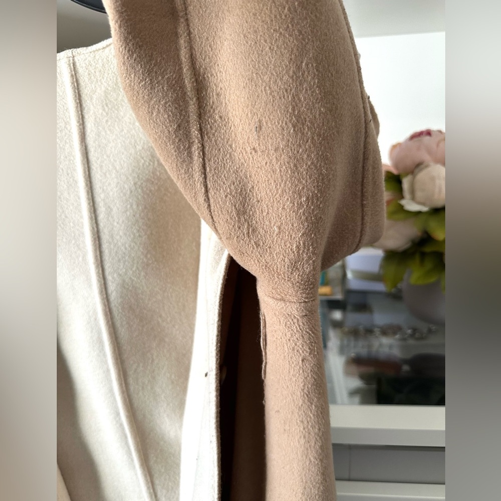 Uniqlo Light Camel Coat with Cream Interior Petite Fit with Hood and pockets - Picture 14 of 16